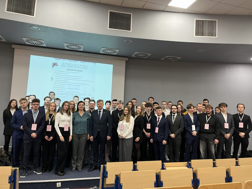 Zdjęcie grupowe uczestników 51. Przeglądu Dorobku Kół Naukowych SGGW